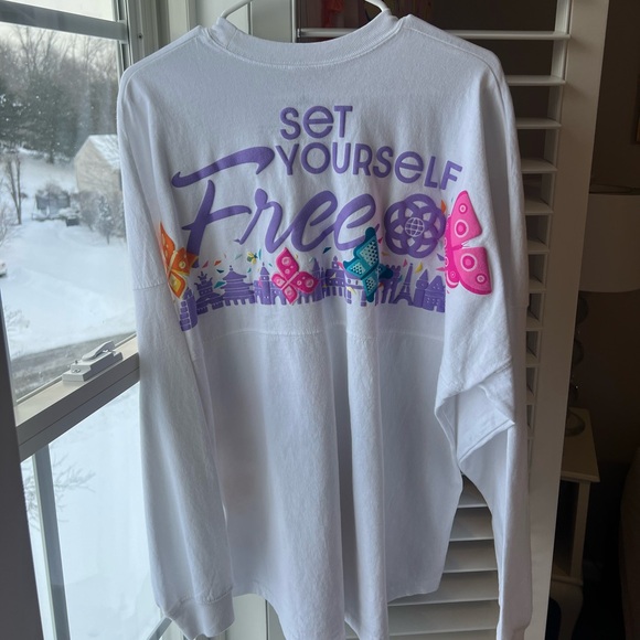 Disney 2024 Epcot Flower and Garden Festival Spirit Jersey - Picture 2 of 2